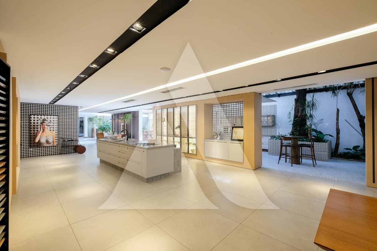 Casa comercial em Jardim Paulistano
