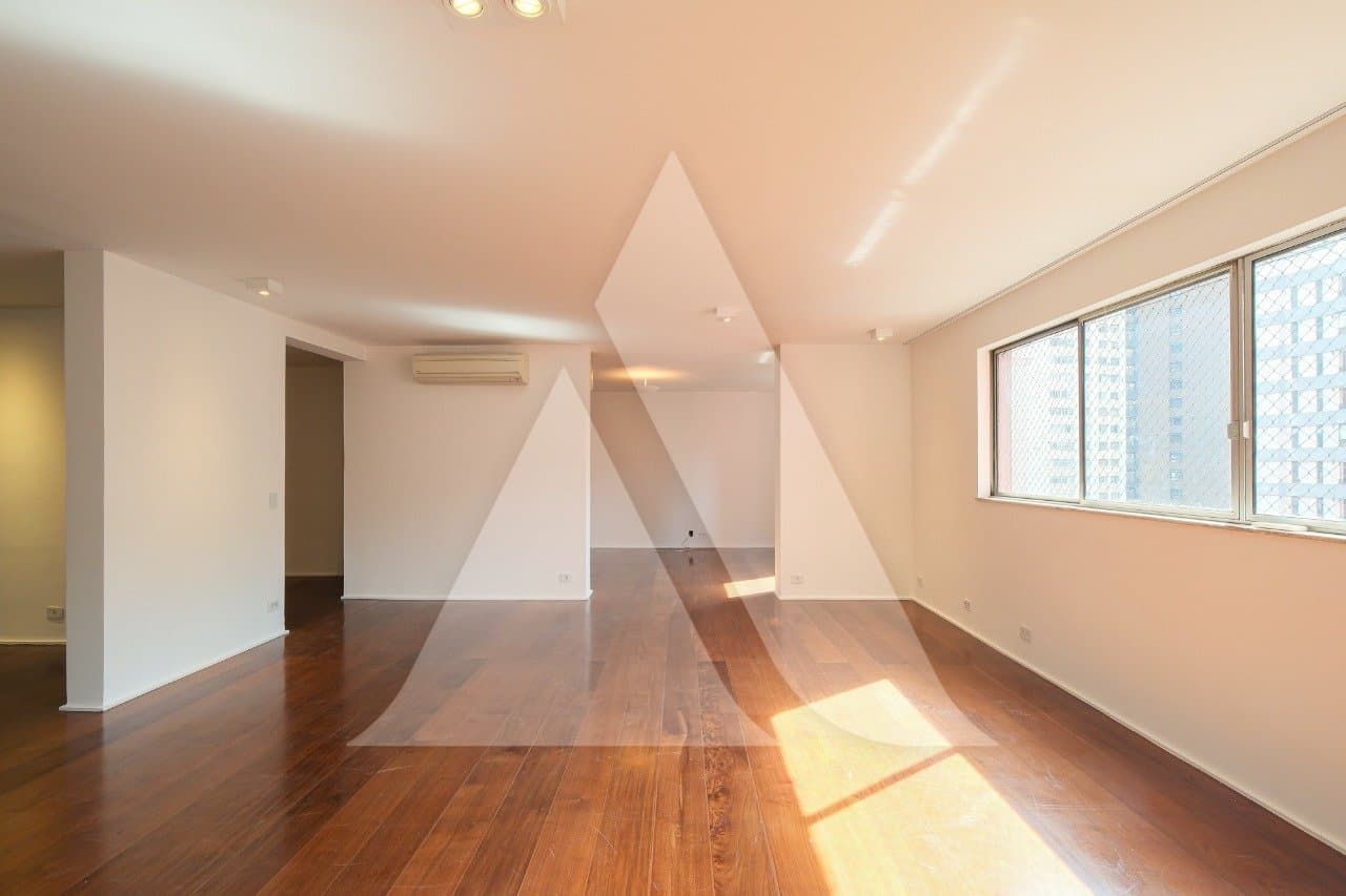Apartamento em Itaim