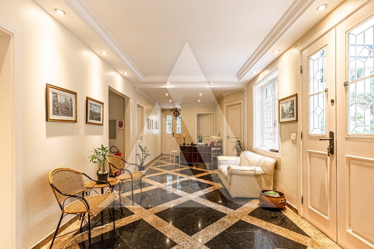 Casa comercial em Jardim Luzitânia